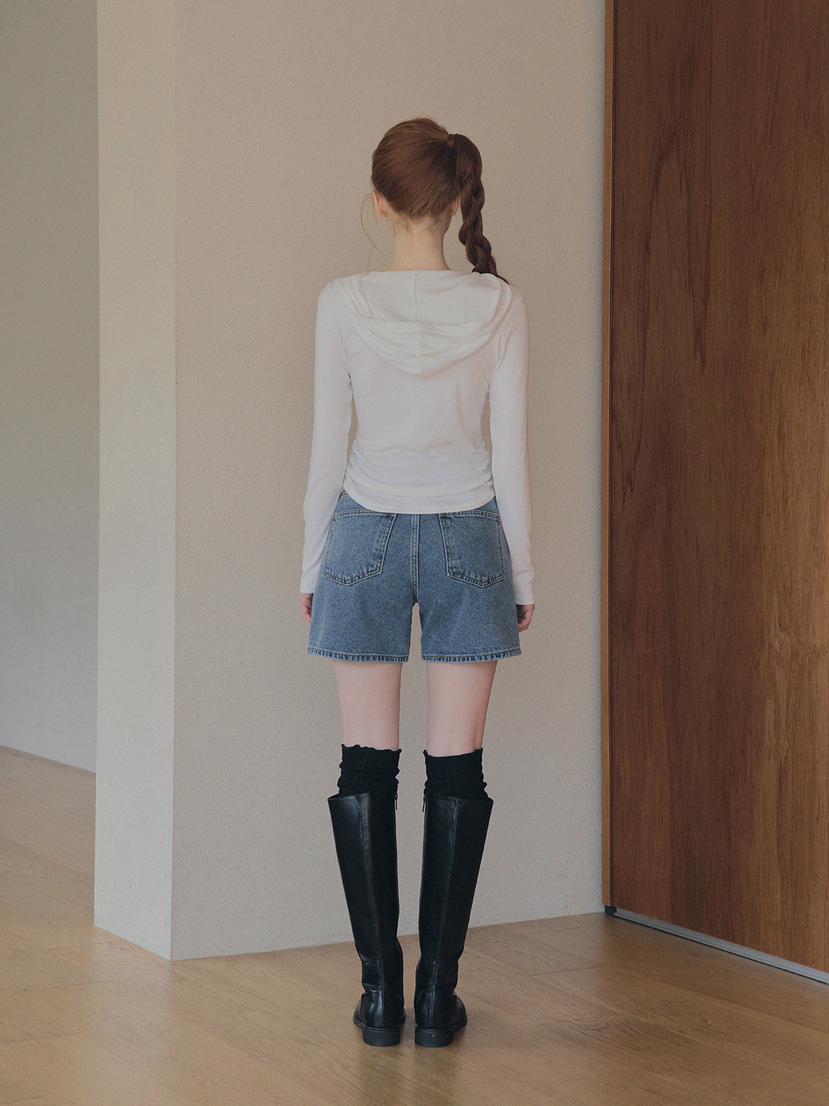 Melb Embroidered Shirring Hoodie