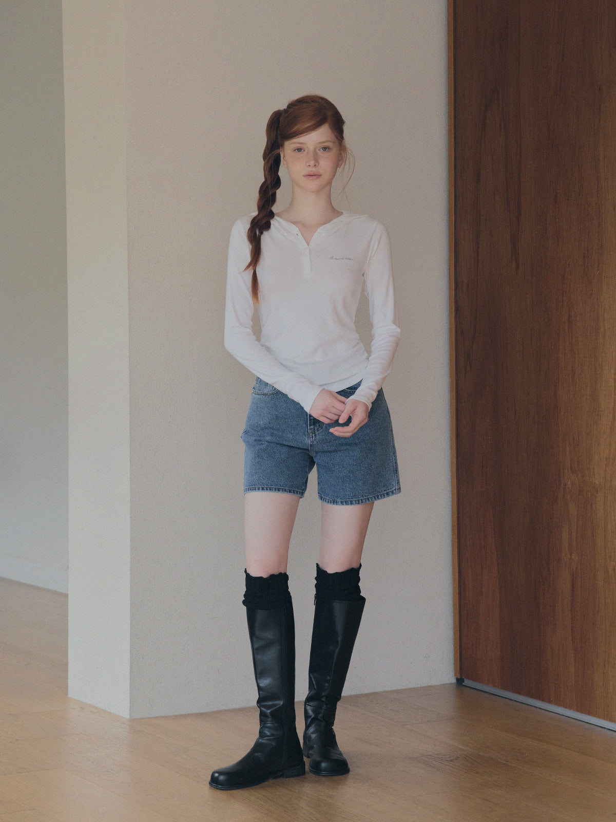 Melb Embroidered Shirring Hoodie