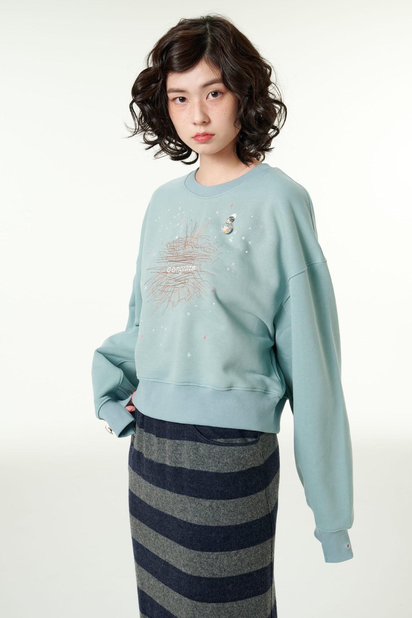 [CLOUD CAKE] Women's Fashion Cloud Cake Line Drawing Embroidered Sweatshirt-4