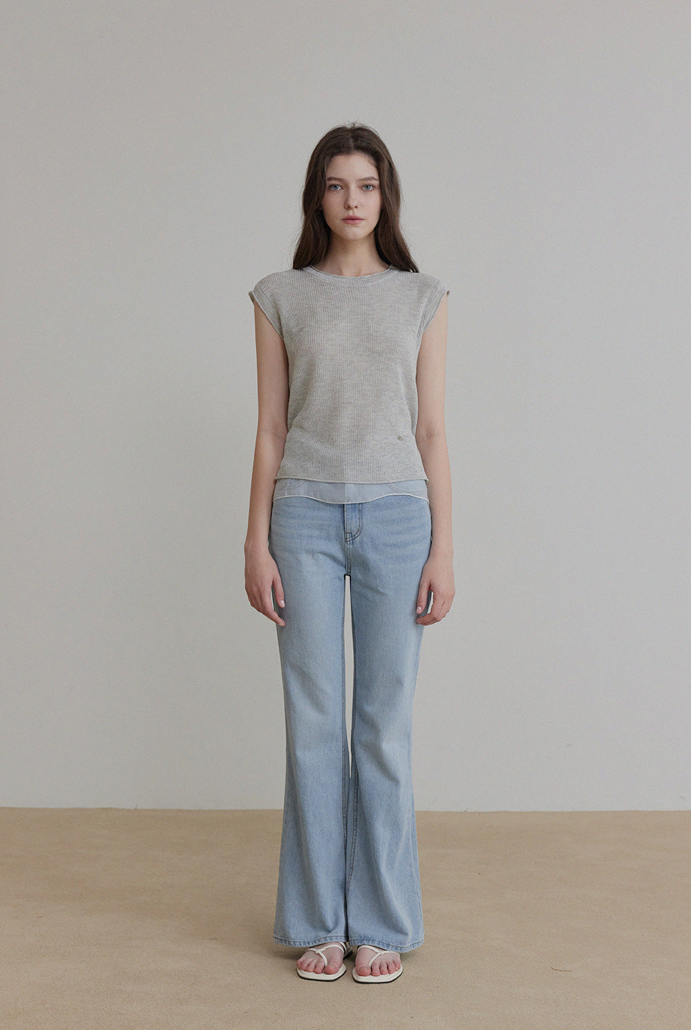 [TWEE] Lemb Back-Slit Sleeveless Knit-3