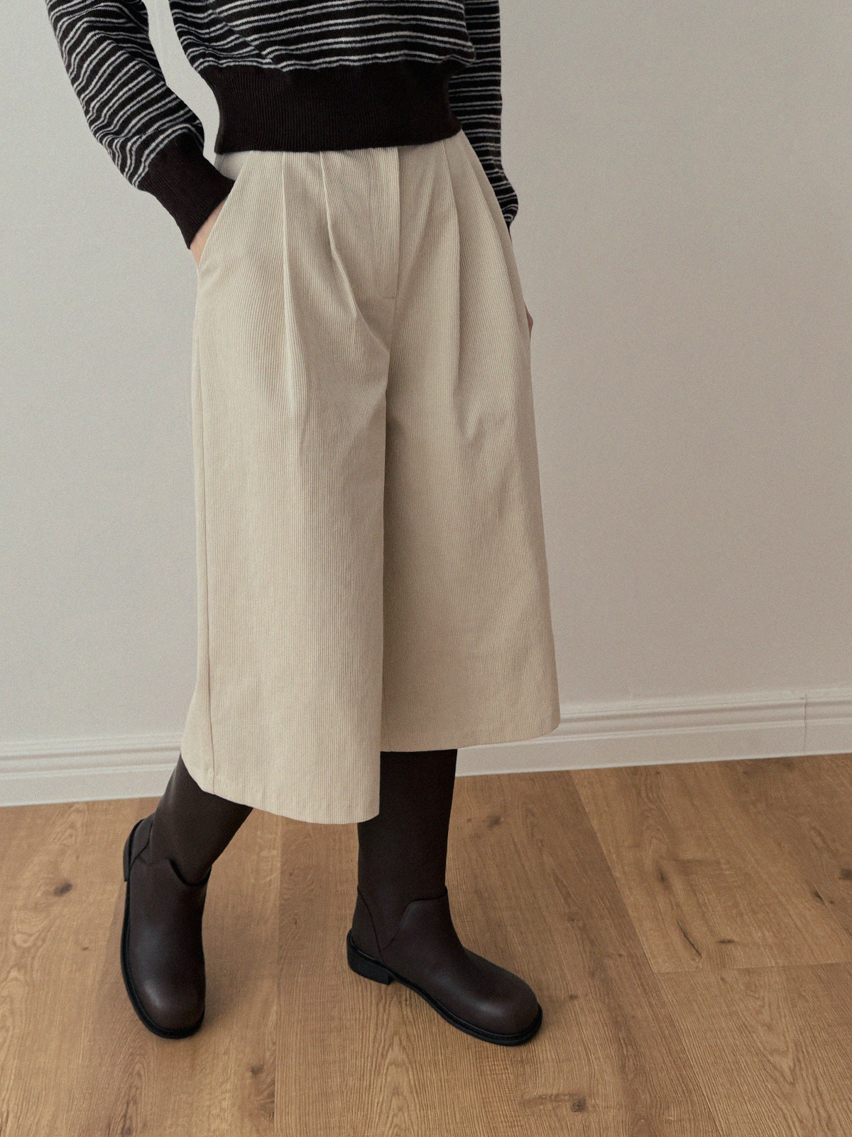 Ulzen Corduroy Pintuck Bermuda Pants
