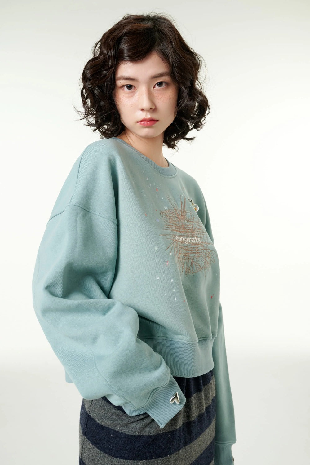 [CLOUD CAKE] Women's Fashion Cloud Cake Line Drawing Embroidered Sweatshirt-3
