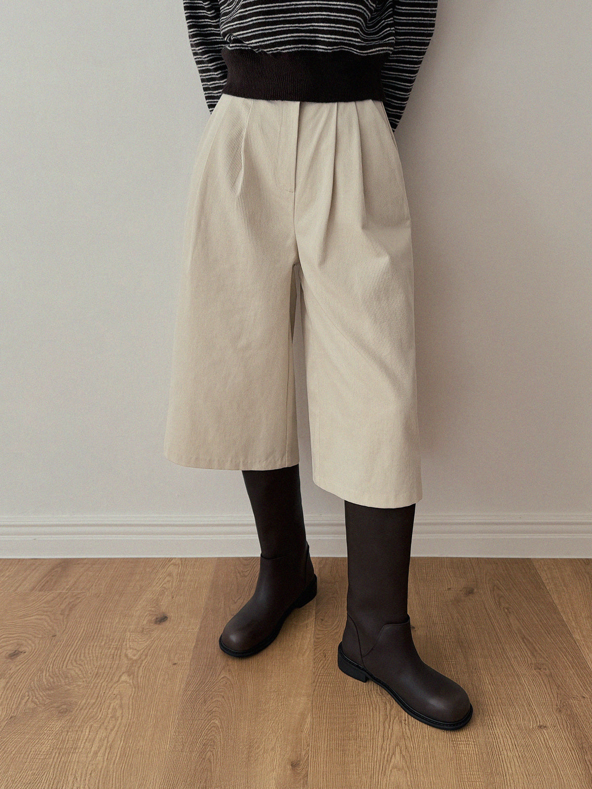 Ulzen Corduroy Pintuck Bermuda Pants