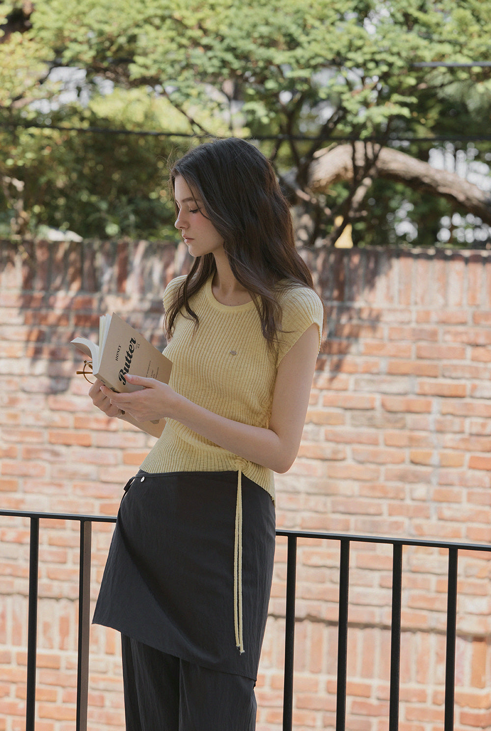 Holdy Asymmetrical String Short Sleeve Knit