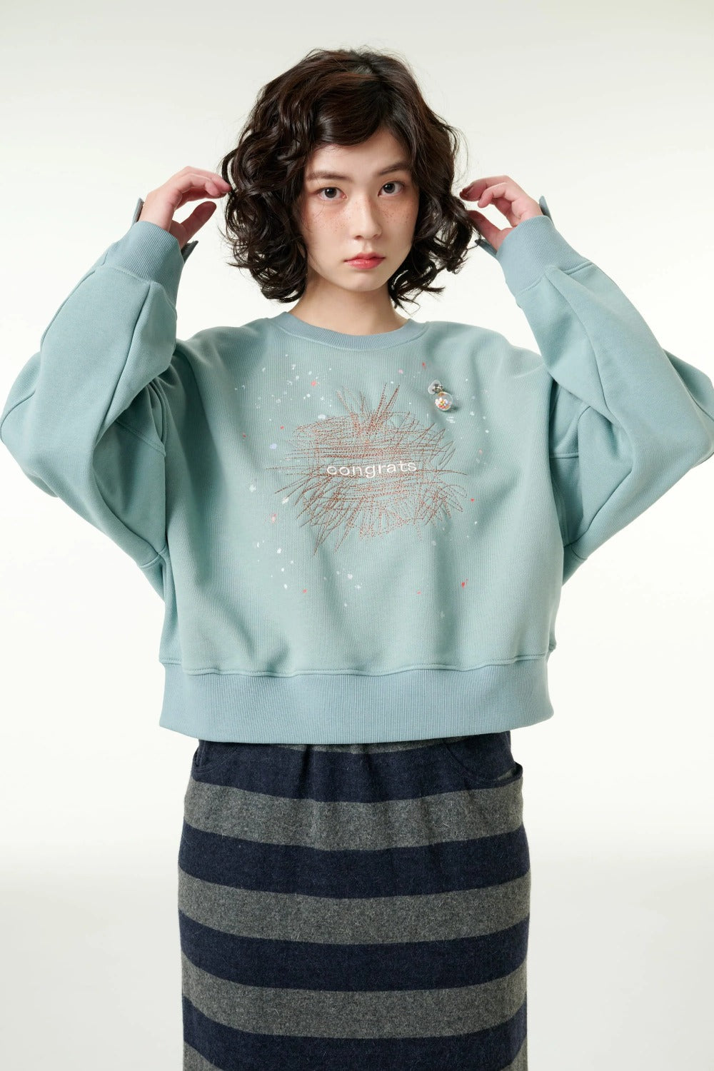 [CLOUD CAKE] Women's Fashion Cloud Cake Line Drawing Embroidered Sweatshirt-2